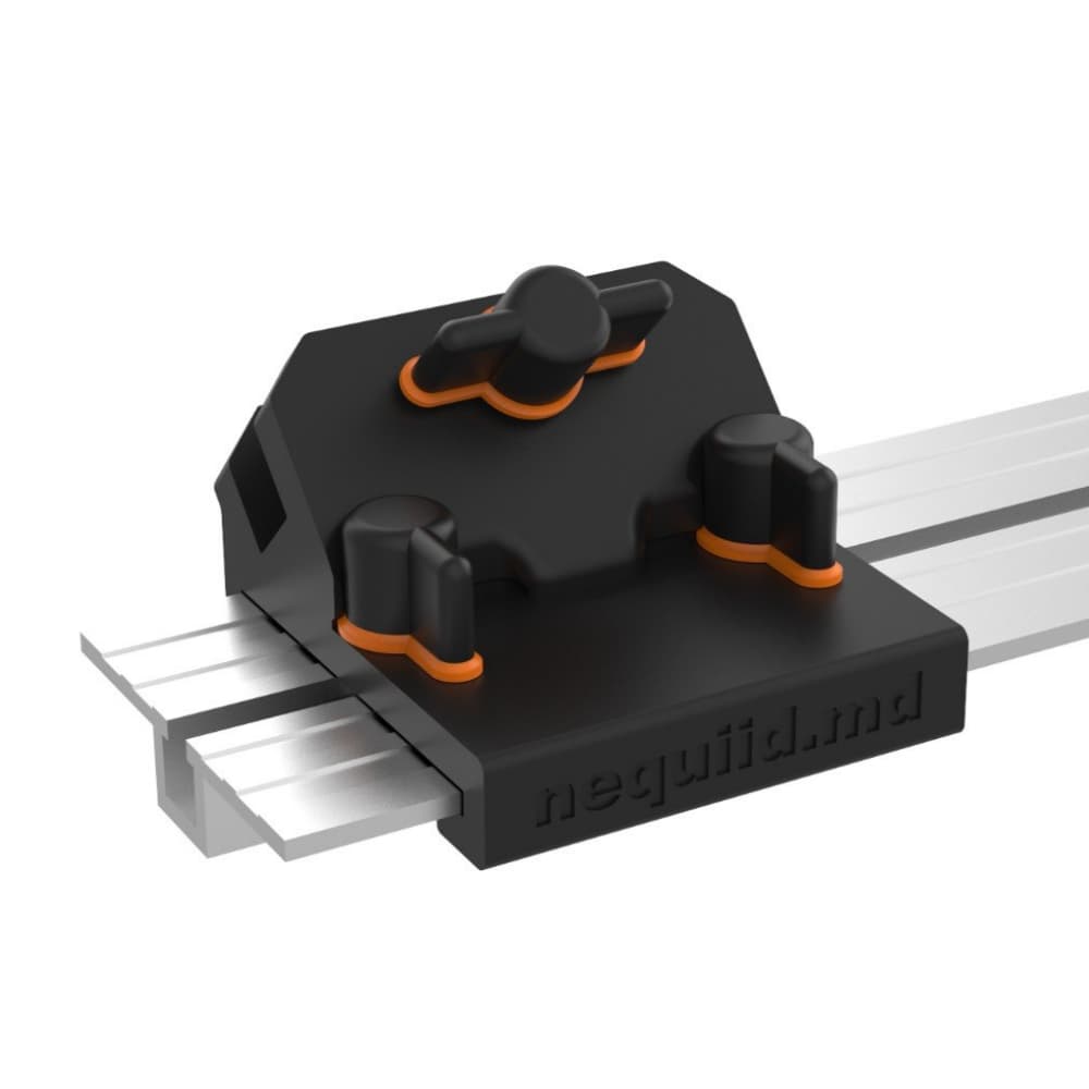 Suport TileFix 45 montat pe profilul din aluminiu al mesei de lucru Raimondi.